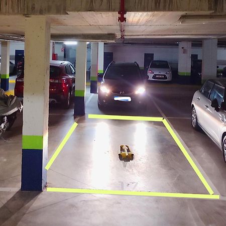 On The Beach! Frente Al Paseo Maritimo, Parking Y Piscina Malaga Exterior photo