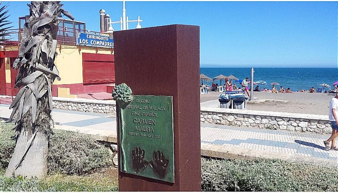 On The Beach! Frente Al Paseo Maritimo, Parking Y Piscina Malaga Exterior photo