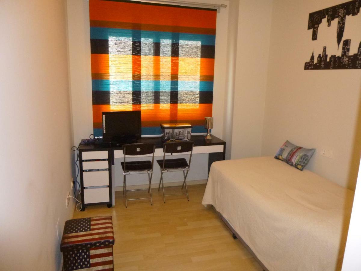 On The Beach! Frente Al Paseo Maritimo, Parking Y Piscina Malaga Exterior photo